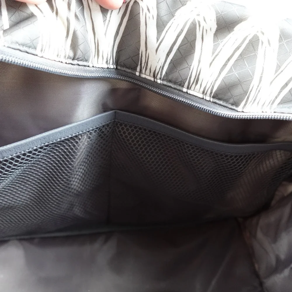 Thirty-One All-in Tote Duffel Bag Grey White Geometric‎ Link Weekender Carry-On
